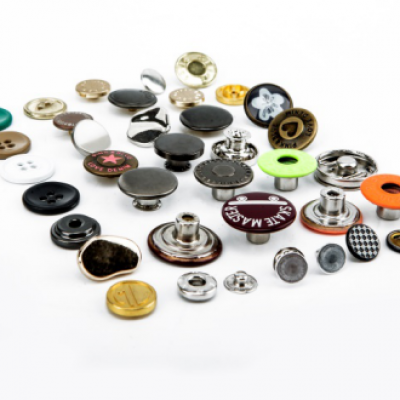Metal clothing button